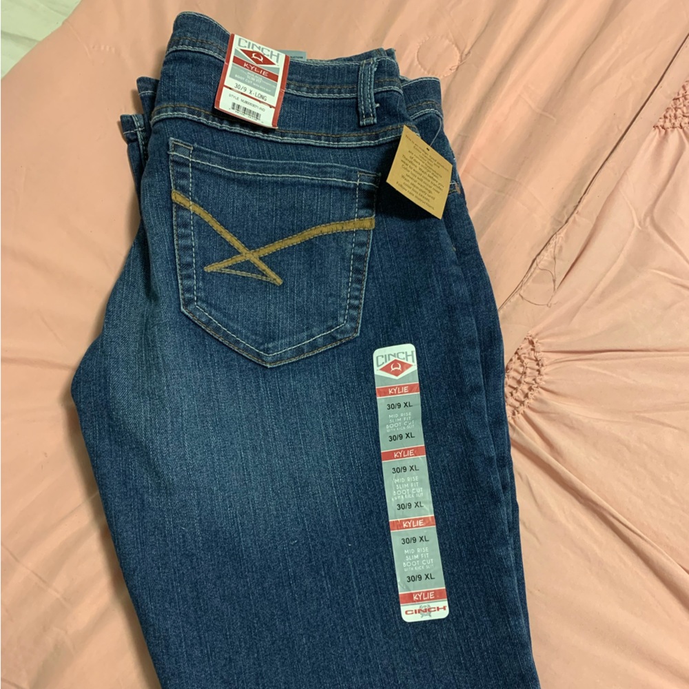 Cinch jeans. KYLIE style